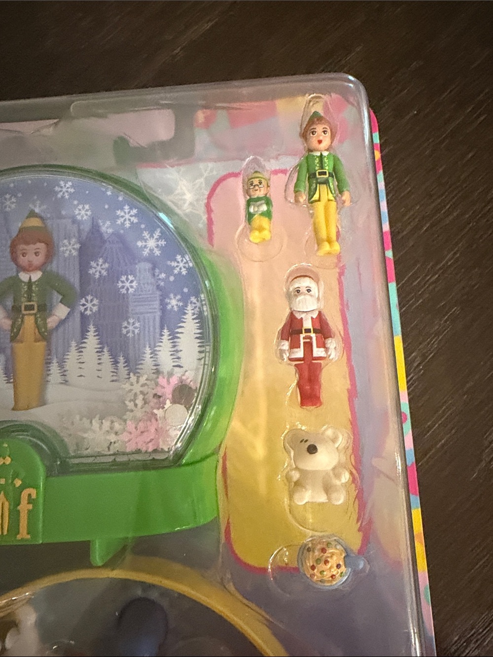 Polly Pocket Elf Playset – Green & Yellow Holiday Mini Playset - Picture 3 of 5